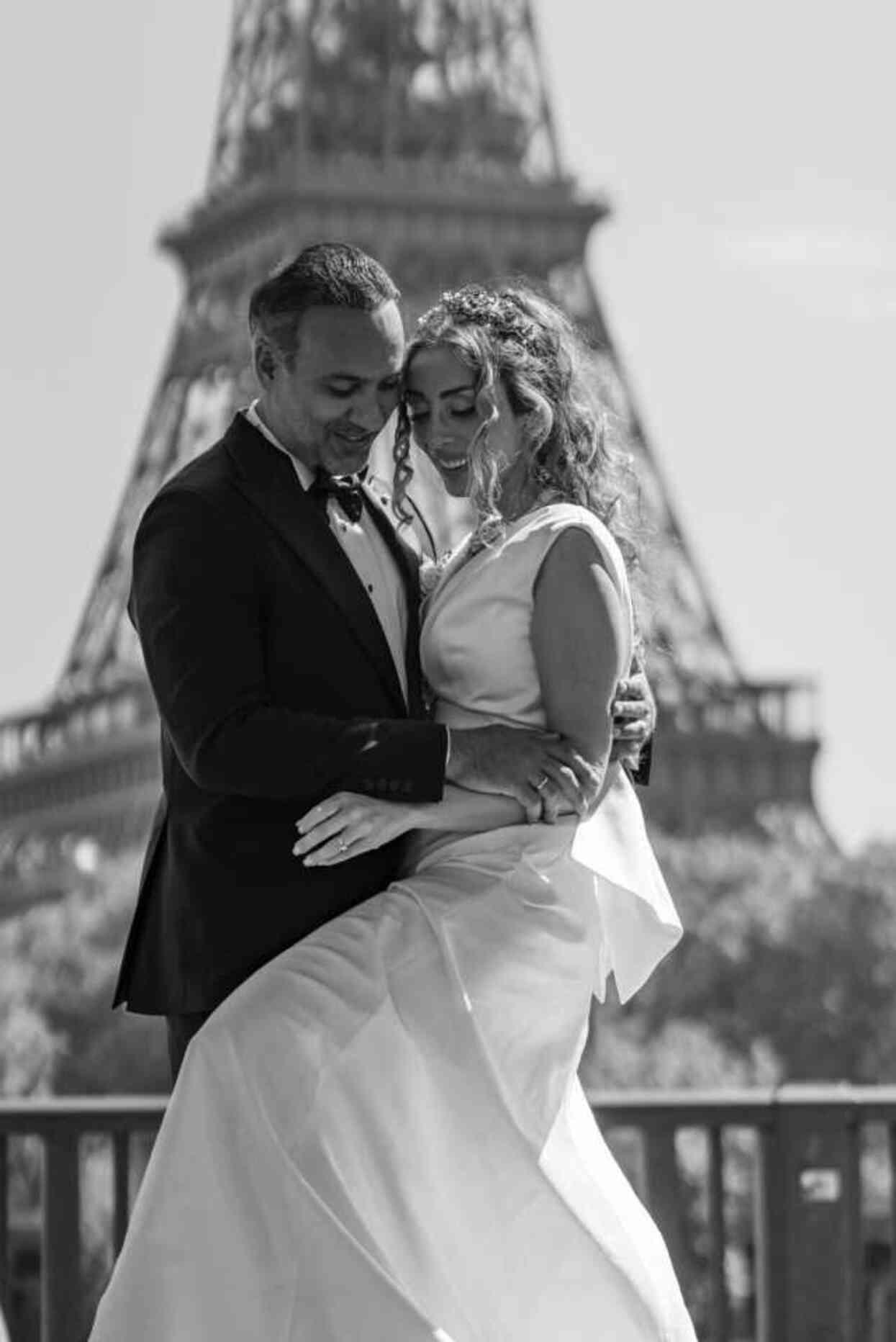 Türk İnfluencer Serap Oğuz ve İş Adamı Cihan Delipınar'ın Masalsı Paris Düğünü