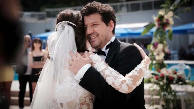 Famous actor İlker Aksum is becoming a father.