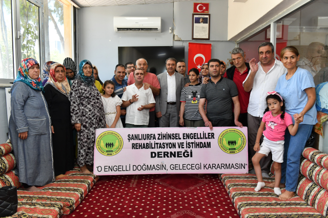 Şanlıurfa Valisi Şıldak'ın Halkla İç İçe Olması Takdir Topluyor