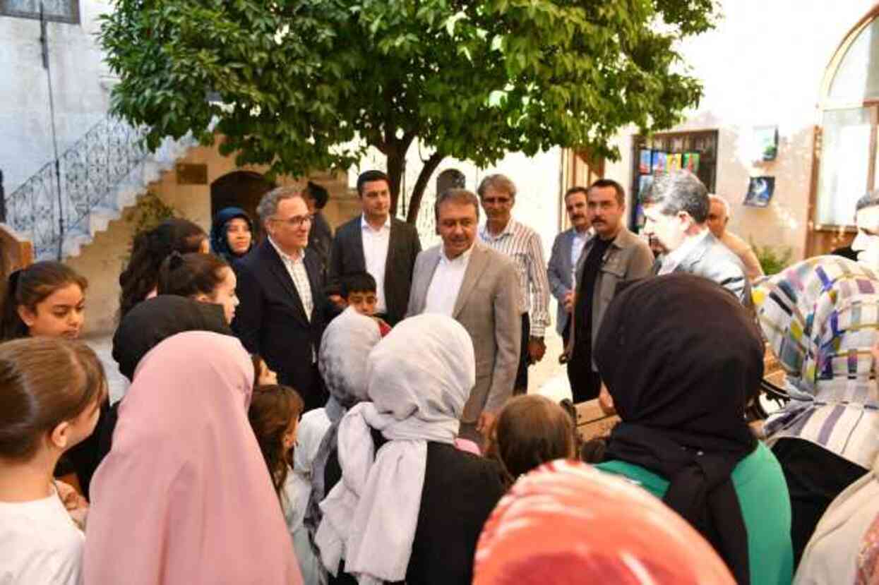 Şanlıurfa Valisi Şıldak'ın Halkla İç İçe Olması Takdir Topluyor