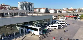 Kırıkkale'de park halindeki otobüs otogar binasına daldı: 3 yolcu yaralandı