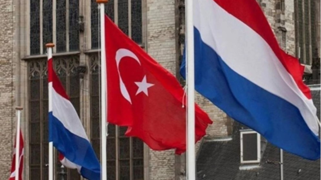 Hollanda uyum sınavı nedir? Hollanda süresiz oturum nasıl alınır? Hollanda uyum sınavı kimler için geçerli?