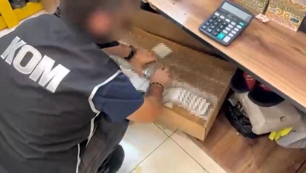İzmir'de Kaçak Sigara ve Nargile Operasyonu: 1.5 Milyon TL Değerinde Ürün Ele Geçirildi