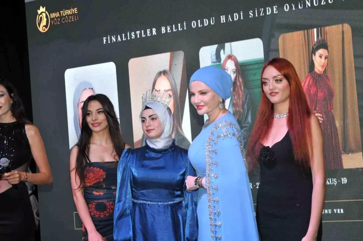 İstanbul'da düzenlenen 'Türkiye Yüz Güzeli' yarışması renkli görüntülere sahne oldu