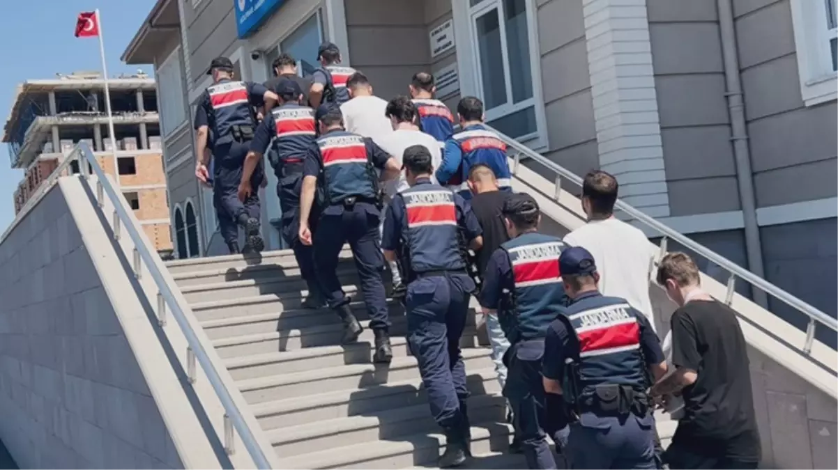 Bakanın adıyla sosyal medyada dolandırıcılık: 4 ildeki operasyonda 7 gözaltı