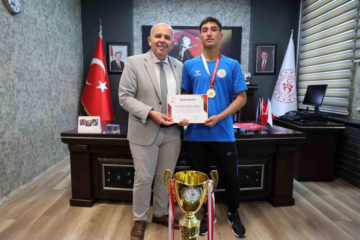Denizli'li sporcular U-13 Grekoromen Güreş Türkiye Şampiyonasında başarıyla döndü