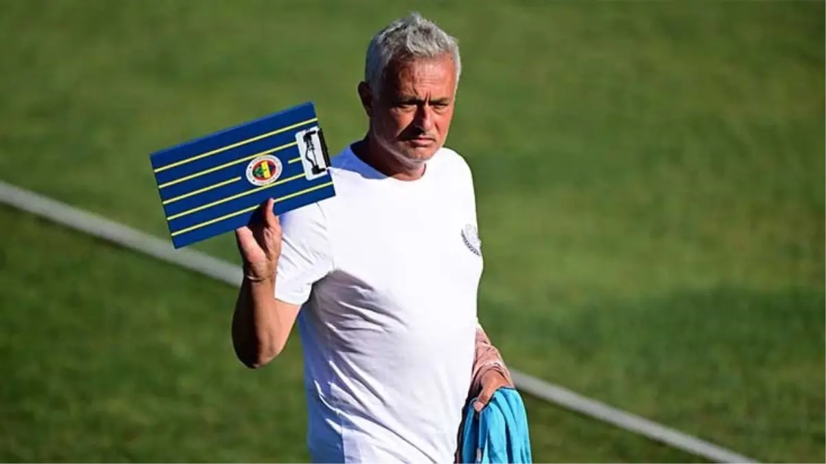 Mourinho'dan dikkat çeken değişiklik! İşte Fenerbahçe-Lugano maçının ilk 11'leri