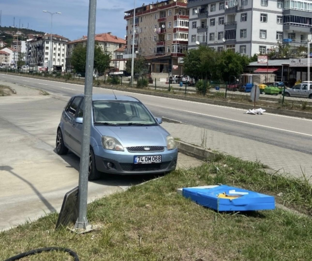 Önce fenalaştı sonra kaza yaptı! Direksiyon başında kalp krizi geçiren aile hekimi can verdi