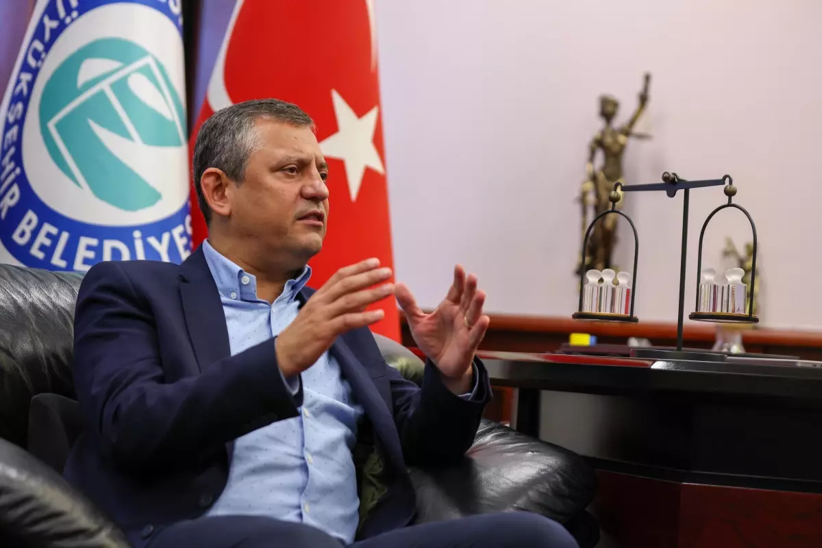 Özgür Özel Eskişehir Büyükşehir Belediyesini Ziyaret Etti