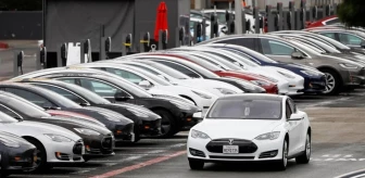 Tesla, ABD'deki 1,8 milyon aracını geri çağırıyor