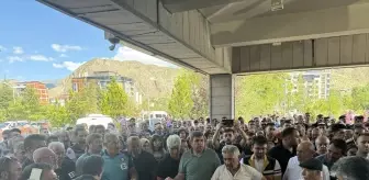 Erzurum'da ambulans kazasında hayatını kaybeden sağlık personelleri son yolculuğuna uğurlandı