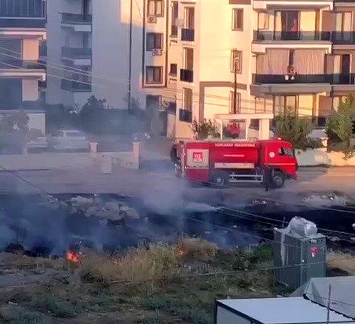 Adıyaman'da Evlere Yakın Çıkan Yangın Kontrol Altına Alındı