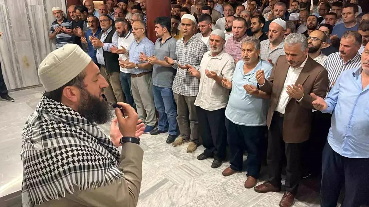Hamas lideri İsmail Haniye için Malatya'da gıyabı cenaze namazı kılındı
