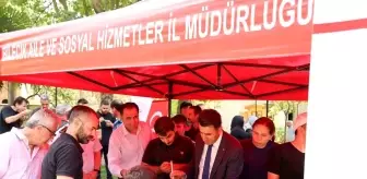 Bilecik Valisi Şefik Aygöl Şeyh Edebali Türbesi'nde Aşure İkramında Bulundu