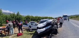 İznik'te Otomobil Çarpışması: 2'si Çocuk 4 Kişi Yaralandı