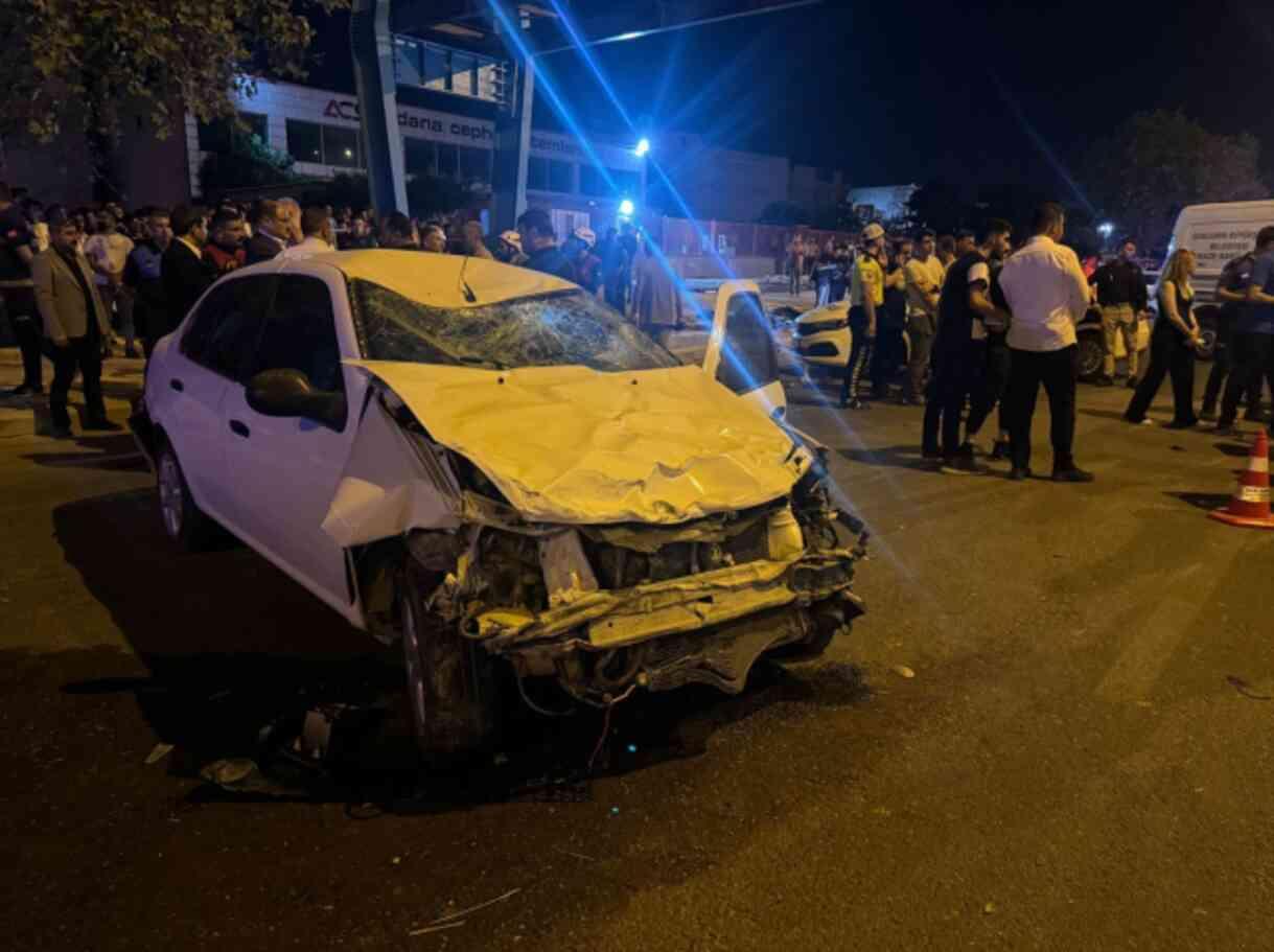Şanlıurfa'da 3 otomobil parka giden kalabalığın arasına daldı: 5 çocuk can verdi