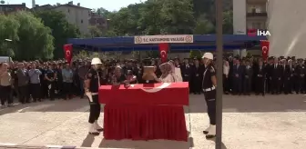 Aynı saldırıda yaralanan polis memuru şehit olan görev arkadaşını gözyaşları ile uğurladı