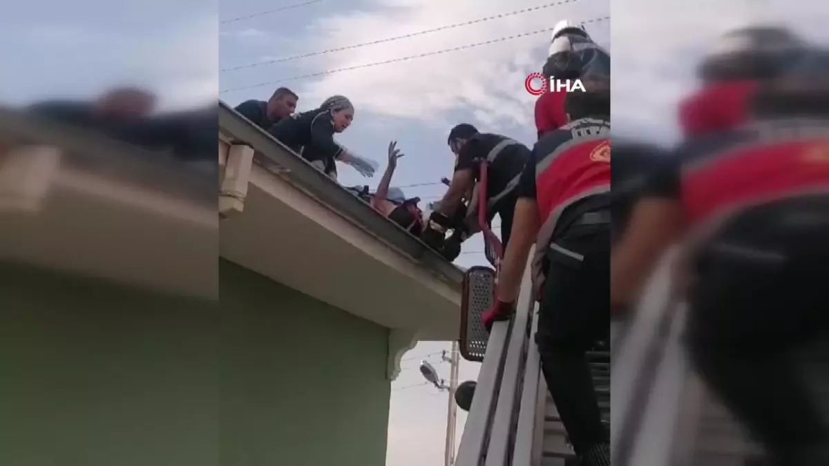 Çatıda boya yaparken elektrik akımına kapıldı