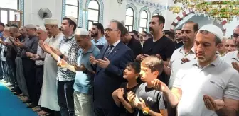 Hamas Siyasi Büro Başkanı İsmail Heniyye için gıyabi cenaze namazı kılındı