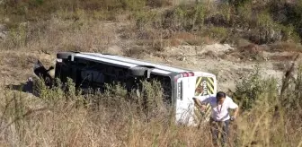 Kuzey Marmara Otoyolu'nda servis minibüsü kaza yaptı, 9 kişi yaralandı