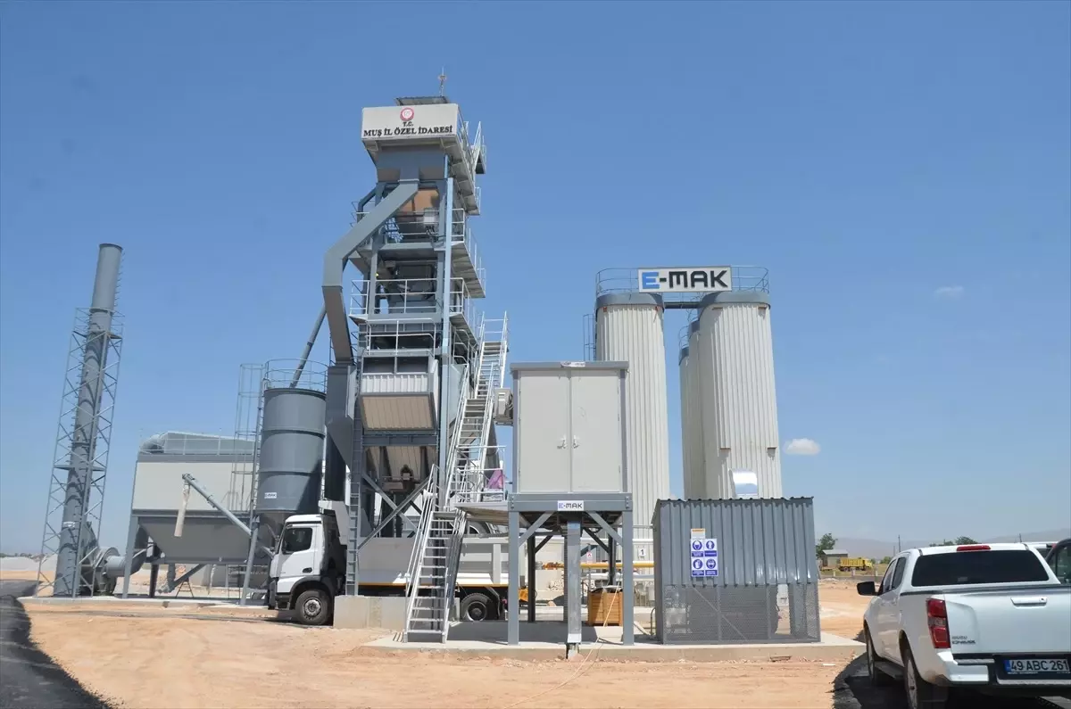 Muş'ta 160 Ton Kapasiteli Asfalt Plenti Hizmete Açıldı