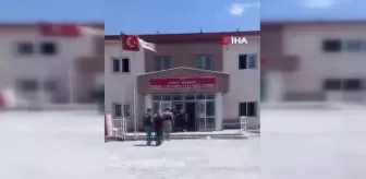 Ağrı'da firari şahıslar yakalandı