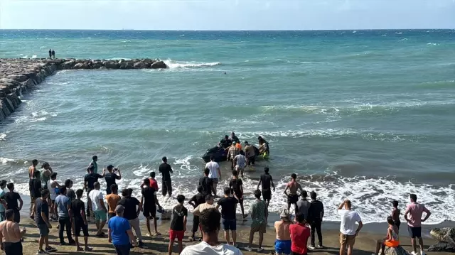 Hatay'da, denizde akıntıya kapılan 5 kişiden 2'si hayatını kaybetti