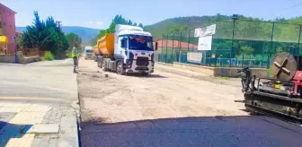 Nallıhan ilçesinde sıcak asfalt çalışmaları başladı