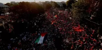 On binlerce kişi Haniye'nin son vasiyeti üzerine Ayasofya Meydanı'nda buluştu