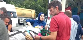 Rize'de 2 hafif ticari araç çarpıştı: 2 yaralı