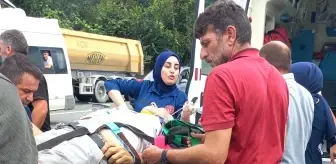 Rize'de Hafif Ticari Araçların Çarpışması Sonucu Bir Kişi Hayatını Kaybetti