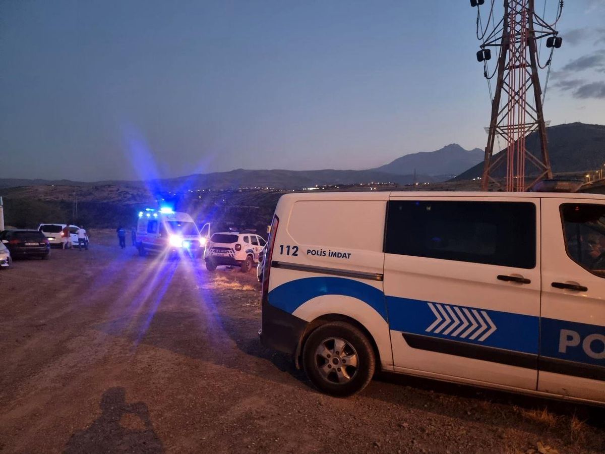 Kayseri'de Derevenk Viyadüğü'nde Ölü Bulunan 17 Yaşındaki Çocuğun Cansız Bedeni Bulundu