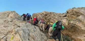 Hakkari'de Dağcılar Cilo Dağı'na Tırmandı