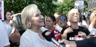 Milli Yüzücü Alper Sunaçoğlu, Sokak Hayvanlarıyla İlgili Yasayı Protesto Ediyor