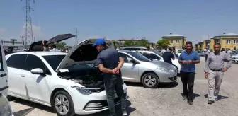 Van'daki ikinci el açık oto pazarında yoğunluk yaşanıyor