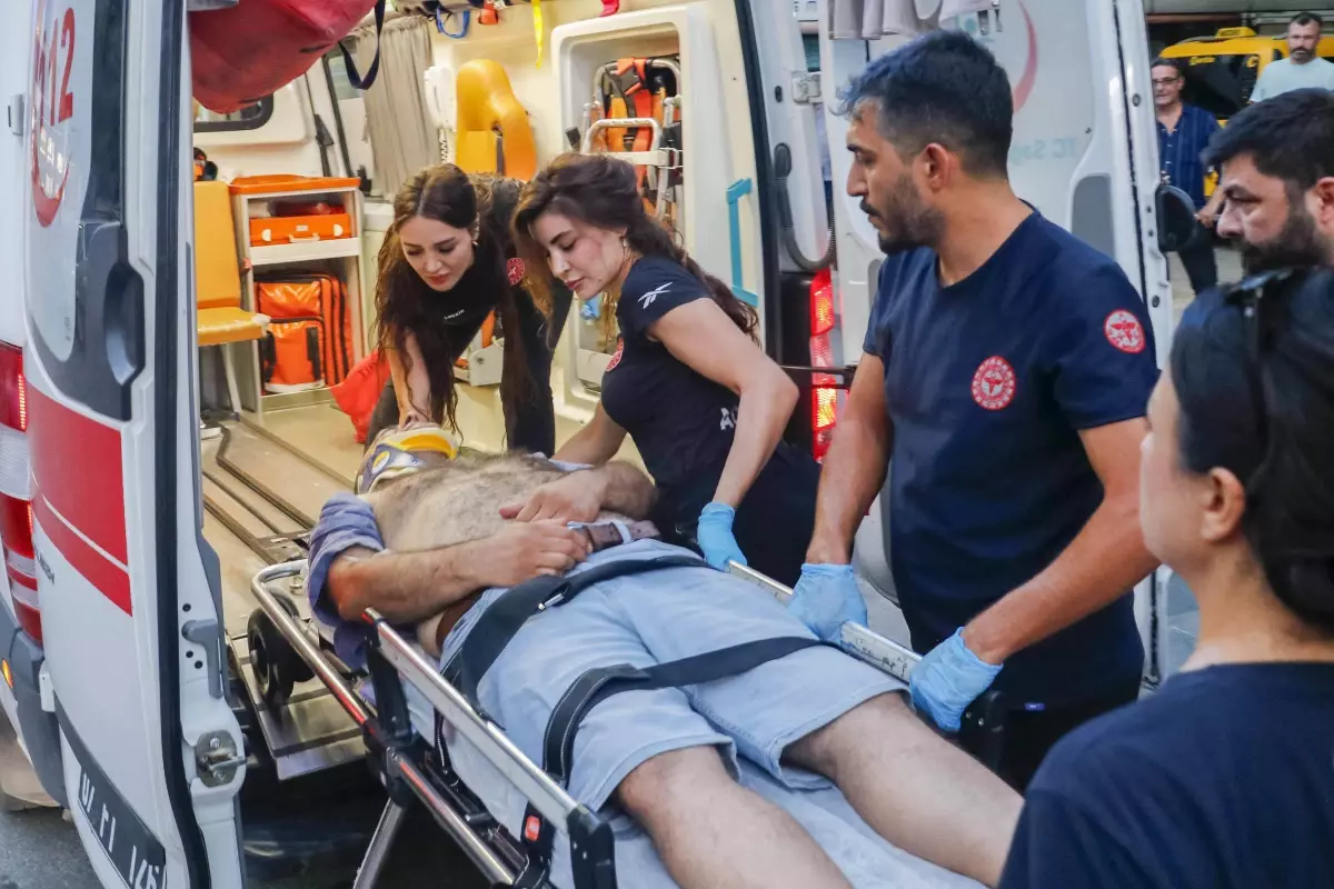 Aynı çağrıyı alan taksicilerin 'müşteri' kavgası: 3 yaralı