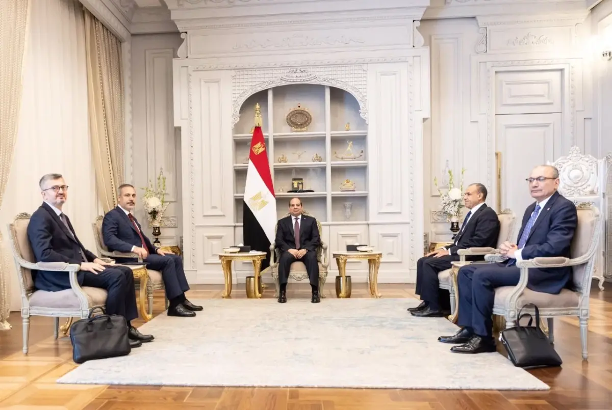 Dışişleri Bakanı Hakan Fidan, Mısır Cumhurbaşkanı Sisi ile Görüştü