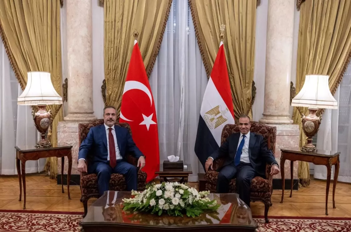 Dışişleri Bakanı Hakan Fidan, Mısır'da yaptığı açıklamada İsrail'i eleştirdi