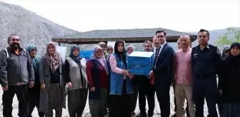 Kayseri Yahyalı'da Kadın Üreticiler Bal Sağımına Başladı
