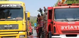 Antalya'da seyir halindeki tırda çıkan yangın söndürüldü