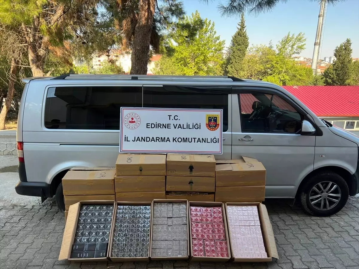 Edirne'de Panelvanda 1204 Şişe Sahte Parfüm Ele Geçirildi