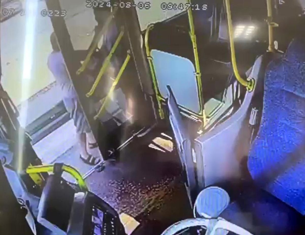 Antalya'da Trafikte Tartışma: Şoförü Tokatlayıp Kaçtı