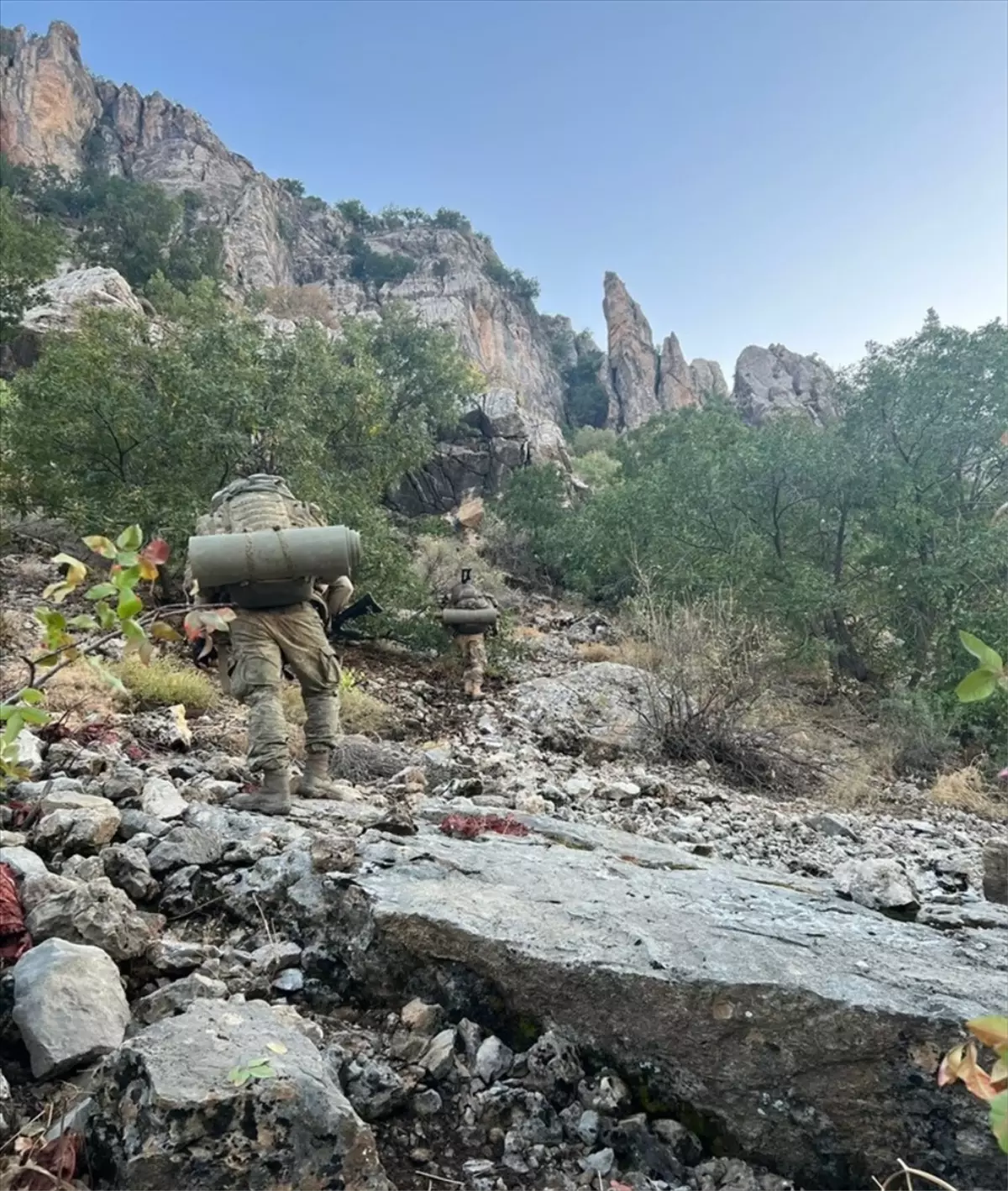 Milli Savunma Bakanlığı, Pençe bölgesinden operasyon fotoğrafları paylaştı