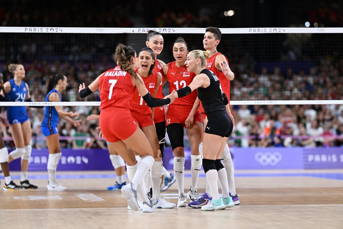 Türkiye- Çin voleybol maçı kaç kaç bitti? Türkiye çeyrek finali kazandı mı?