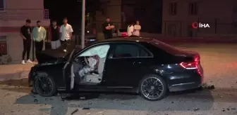 Yozgat'ta iki otomobilin çarpıştığı kazada 6 kişi yaralandı