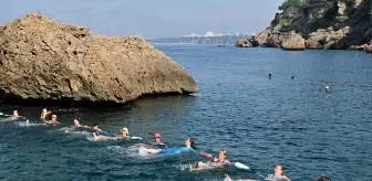 Antalya'da Erenkuş Plajı'nda Su Cimnastiği Kursuna Yoğun İlgi