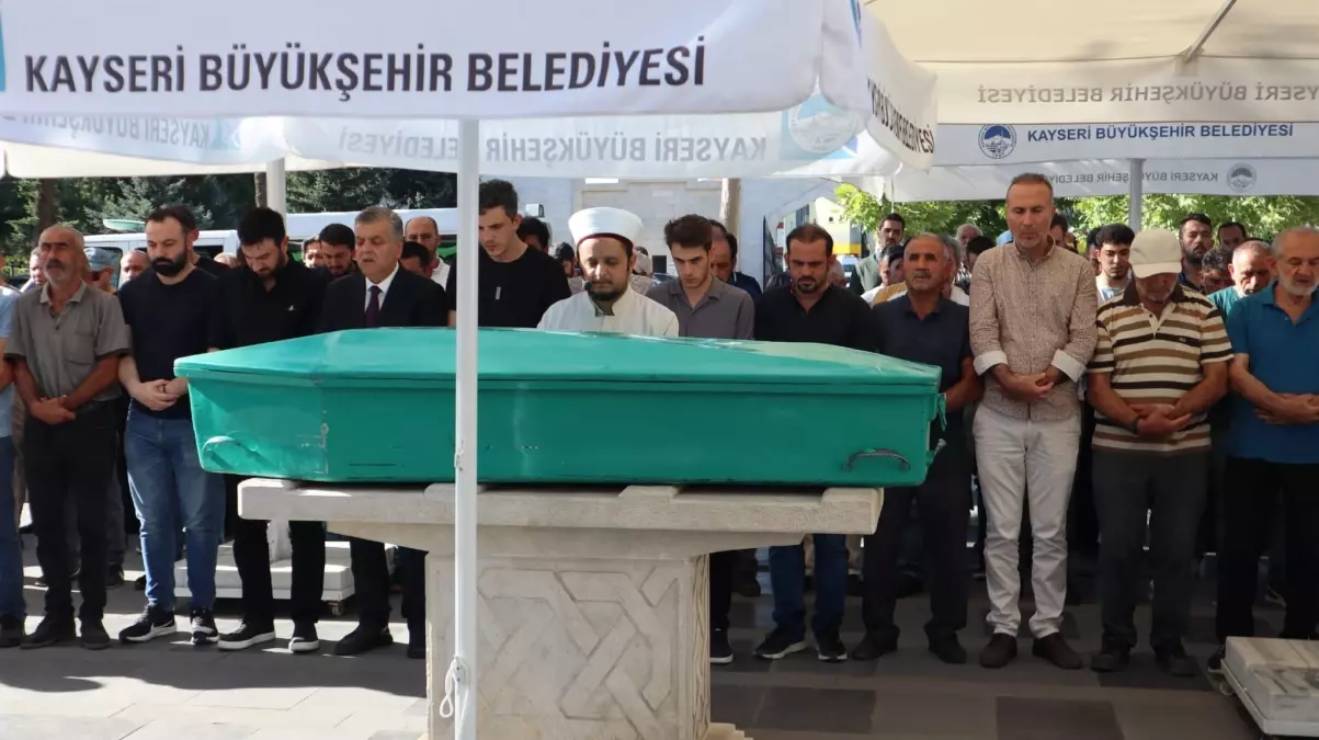 Kayseri'de tartışma sonucu öldürülen kişi toprağa verildi