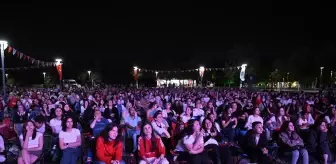 Başkentliler, A Milli Kadın Voleybol Takımı'nın maçını dev ekrandan izledi