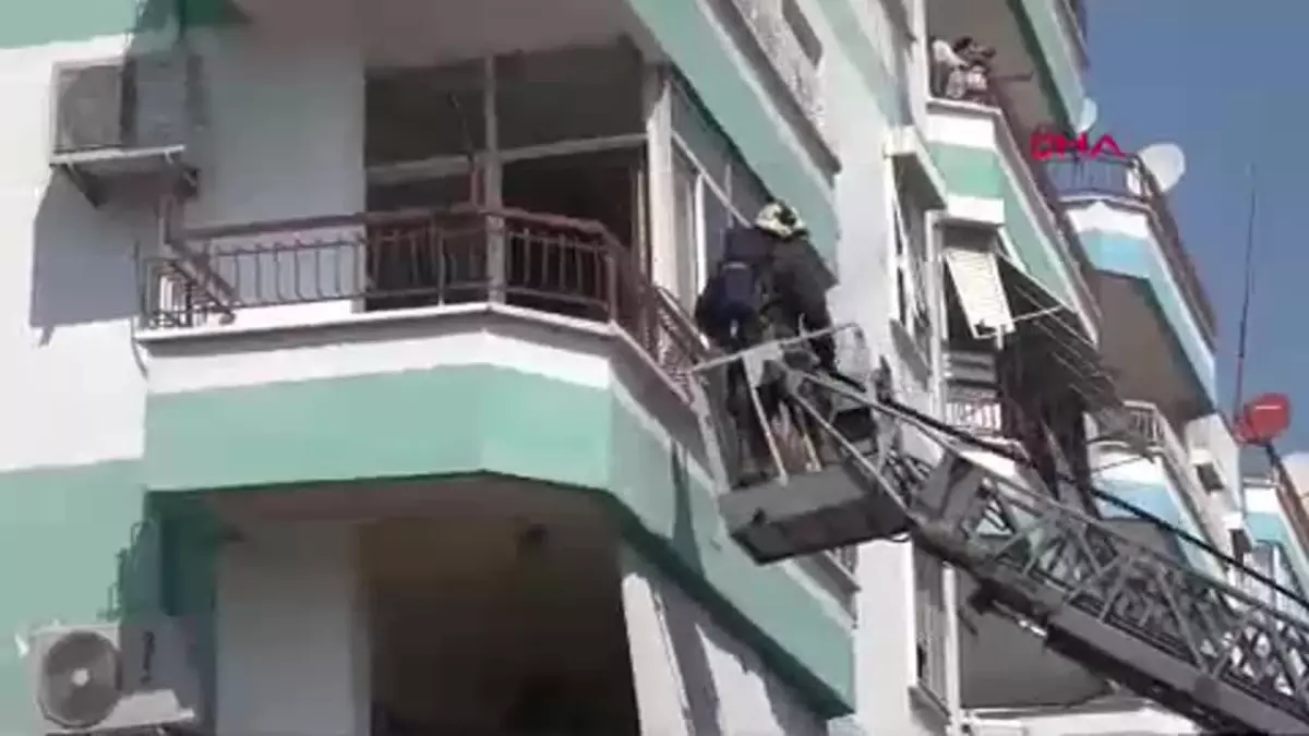 Antalya'da Buzdolabı Motorundan Çıkan Yangın Söndürüldü