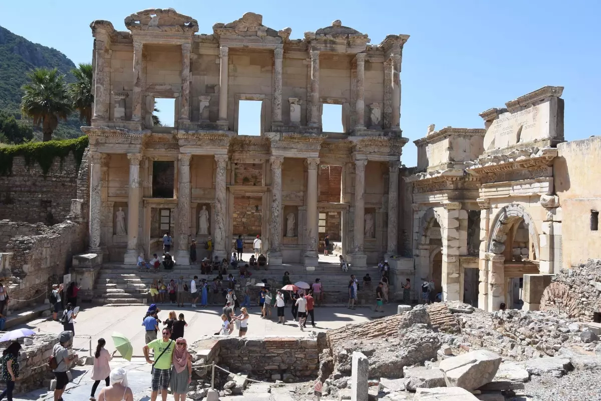 Efes Antik Kenti Türkiye'de En Çok Ziyaretçi Ağırlayan Müze Oldu